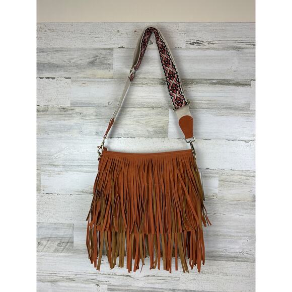 Jen & Co Women’s Brick Sadie Vegan Leather Aztec Fringe Boho Crossbody Bag NEW - Picture 1 of 10